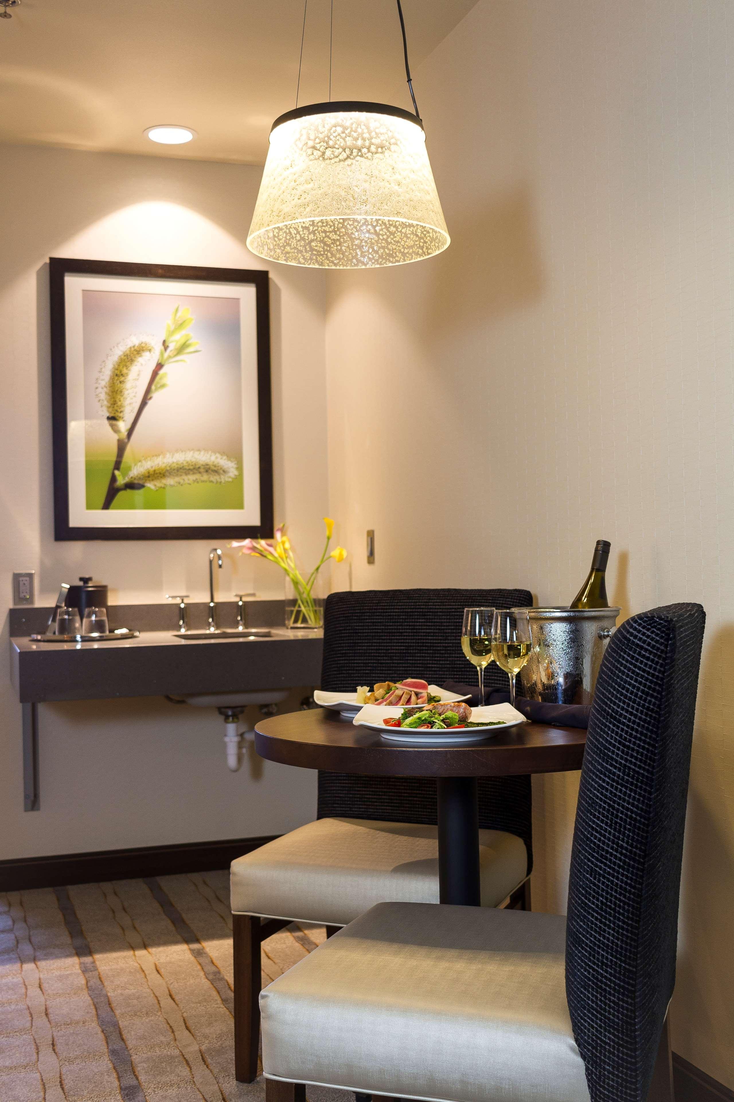 Best Western Premier Boulder Falls Inn Лебанон Экстерьер фото