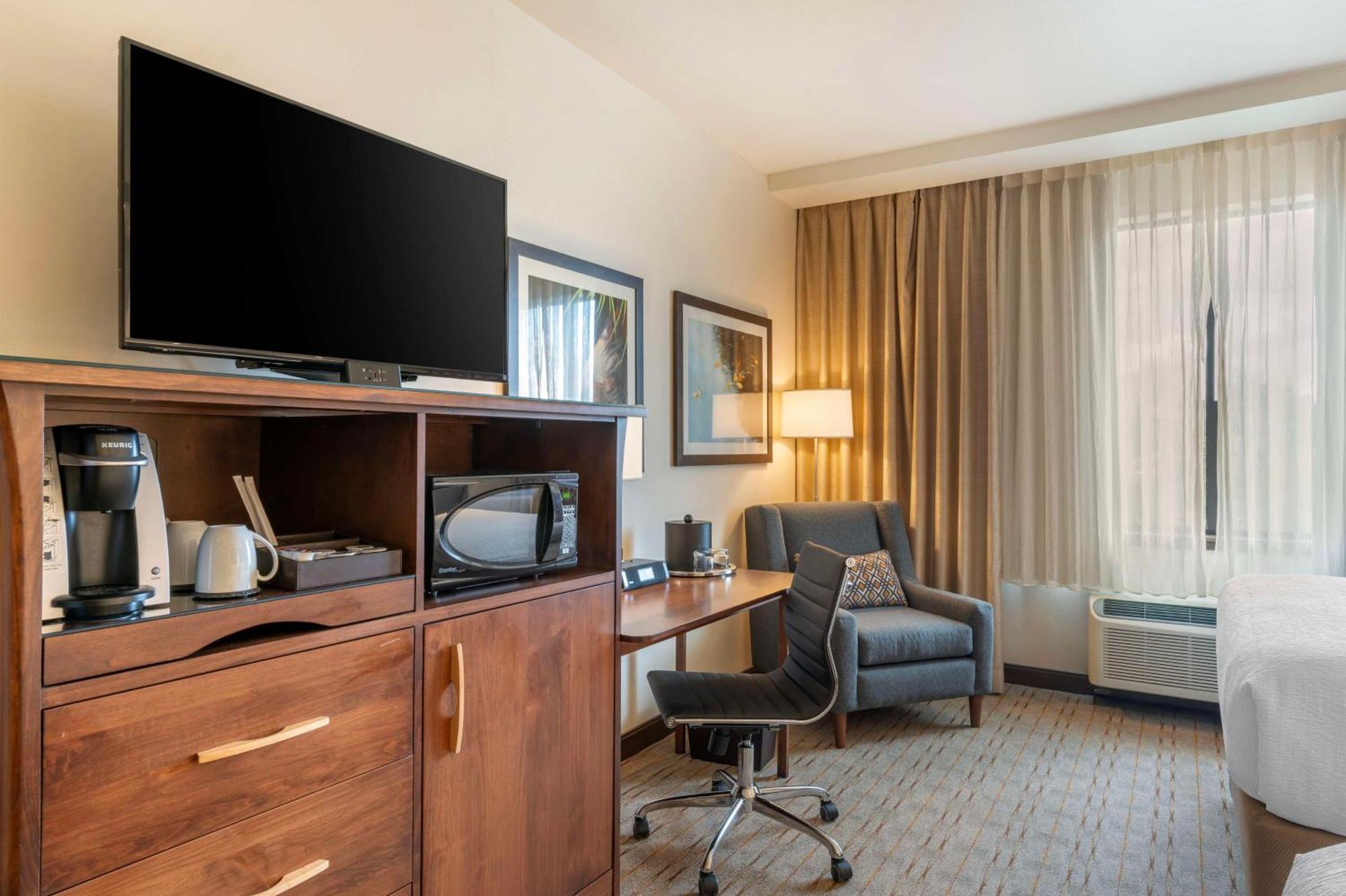 Best Western Premier Boulder Falls Inn Лебанон Экстерьер фото