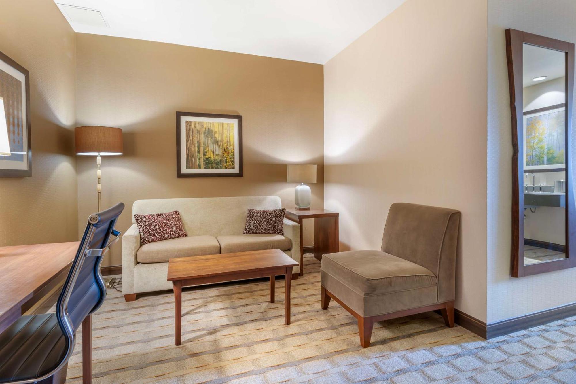 Best Western Premier Boulder Falls Inn Лебанон Экстерьер фото