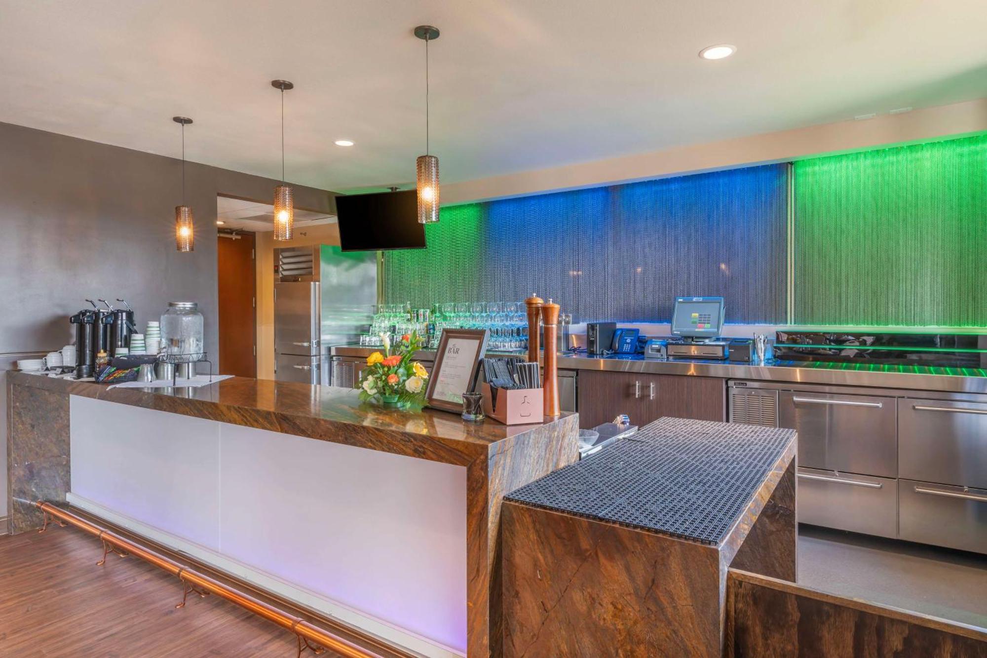 Best Western Premier Boulder Falls Inn Лебанон Экстерьер фото