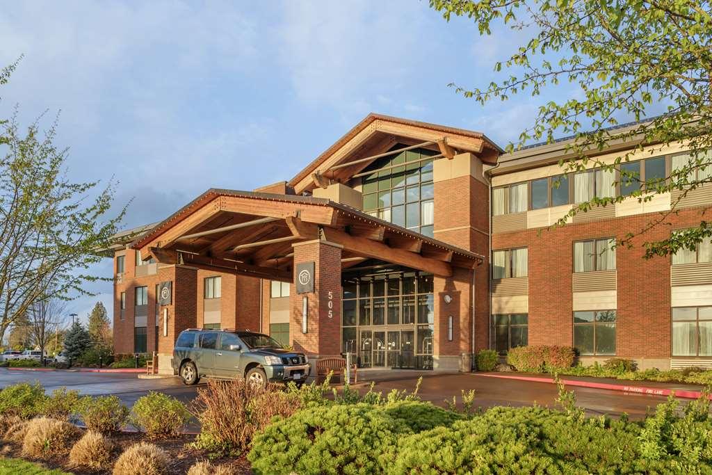 Best Western Premier Boulder Falls Inn Лебанон Экстерьер фото